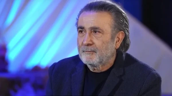 Ο Λάκης Λαζόπουλος επιστρέφει στο MEGA με το «Αλ Τσαντίρι Νιουζ»