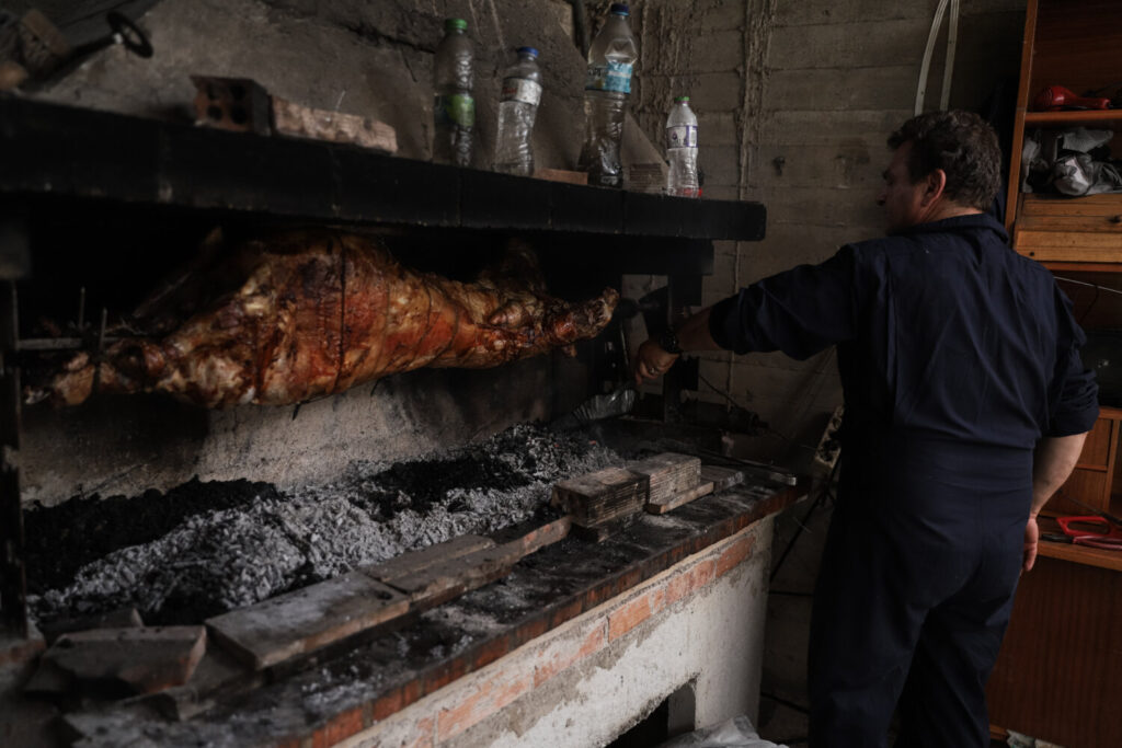 Πόσο θα πληρώσουμε το αρνί και το κατσίκι ενόψει Πάσχα – Τι λένε οι κρεοπώλες (βίντεο)