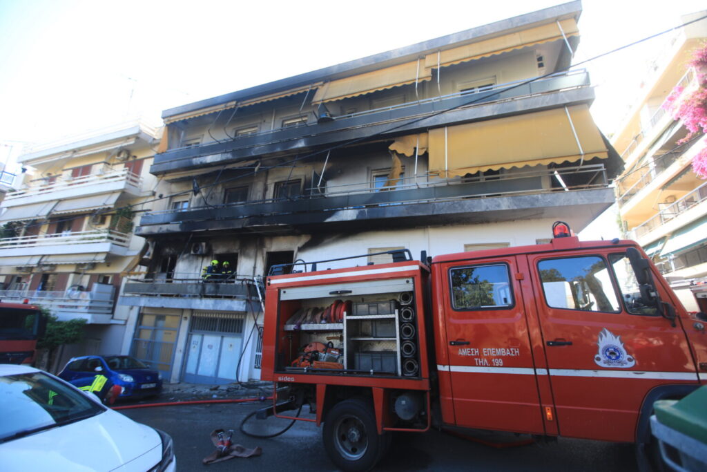 Ριζούπολη: Συνελήφθη ένας άνδρας για τη φωτιά στο διαμέρισμα – Είχε απειλήσει ότι θα το κάνει, λένε οι γείτονες (εικόνες&βίντεο)