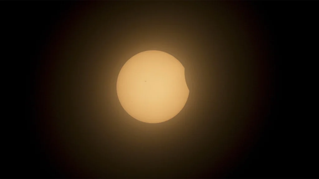 Ολική έκλειψη Ηλίου: Φρενίτιδα στις ΗΠΑ για το φαινόμενο – Δείτε ζωντανή μετάδοση από τη ΝΑSA