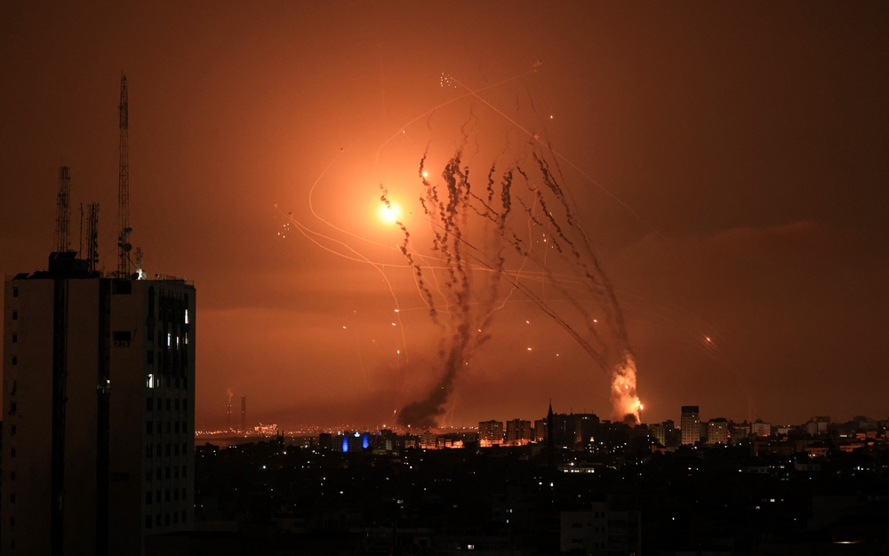 Επίθεση του Ιράν στο Ισραήλ με 300 drones και πυραύλους: «Αναχαιτίσαμε, αποκρούσαμε, μαζί θα νικήσουμε»,  λέει ο Νετανιάχου