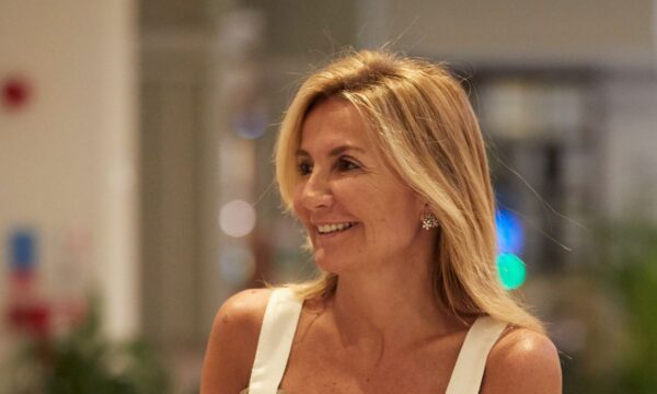 Μαρέβα Γκραμπόφσκι: Η σπάνια φωτογραφία με μαγιό και το τρυφερό μήνυμα για τα γενέθλια της κόρης της, Δάφνης