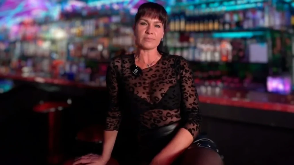 Scorpios Bar: Απολύθηκε η Μαρίνα, γνωστή για την ατάκα «Σκορπιός είναι για σένα, ΠΑΜ» – Η απάντηση της ιδιοκτήτριας