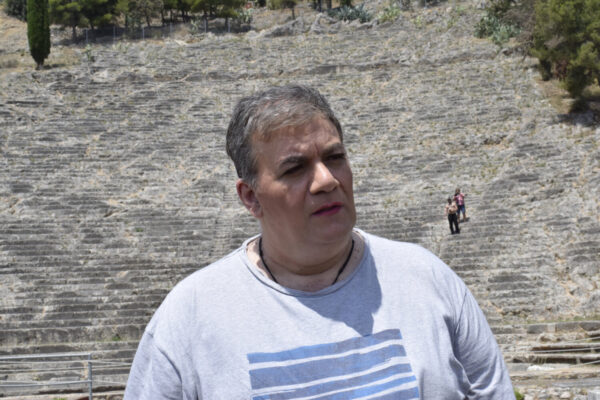 Δημήτρης Σταρόβας: Πέρασε δύσκολη νύχτα – Υπέστη κολπική μαρμαρυγή – Τώρα είναι καλά και ήρεμος