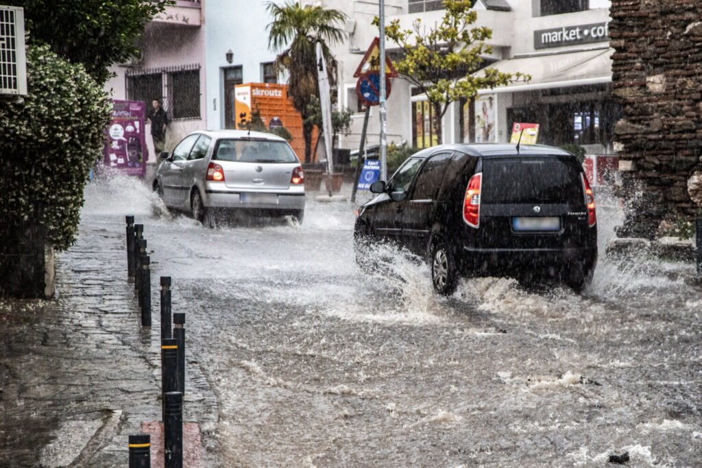 Καιρός: Καταιγίδες χτυπούν τη βόρεια Ελλάδα – Ισχυρή χαλαζόπτωση στη Θεσσαλονίκη – Κολυδάς: Πού θα είναι έντονα τα φαινόμενα (εικόνες&βίντεο)