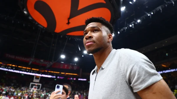 Γιάννης Αντετοκούνμπο: «Μπορεί να αγοράσω Παναθηναϊκό ή Ολυμπιακό αν τους πουλάνε – Όταν ήμουν πιστσιρικάς δεν με ήθελαν»