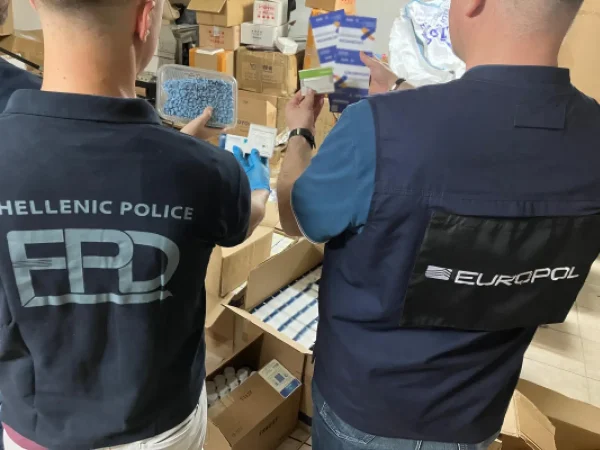 Στα χέρια της ΕΛ.ΑΣ εγκληματική οργάνωση που διακινούσε αναβολικά αναβολικά και χάπια – Αρχηγός γνωστός επιχειρηματίας – Οι συνομιλίες που τους «έκαψαν»