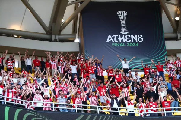 Ολυμπιακός – Φιορεντίνα: Φίλαθλος υπέστη καρδιακό επεισόδιο στον τελικό του Conference League