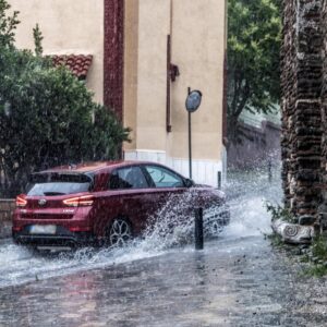 Κακοκαιρία Adel: «Κόκκινος» συναγερμός για ισχυρές καταιγίδες και κίνδυνο πλημμυρών σε Ανατολική Μακεδονία και Θράκη