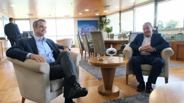 Συνάντηση Μητσοτάκη με τον δήμαρχο Θεσσαλονίκης: “Έρχονται χρόνια τεράστιων αλλαγών προς το καλύτερο για την πόλη” (βίντεο)