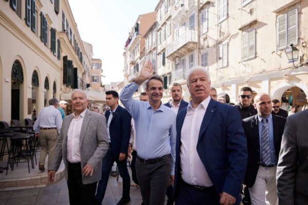 Μητσοτάκης για ΣΥΡΙΖΑ: Lifestyle περιτύλιγμα  με τοξικότητα και ψέμα – Τάζουν δεκάδες δισ. ευρώ που δεν υπάρχουν