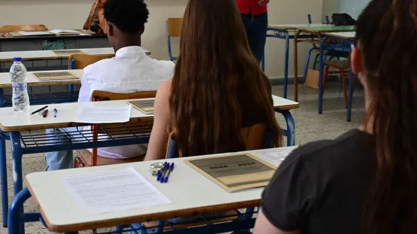Πανελλαδικές εξετάσεις 2025: Αρχαία Ελληνικά, Μαθηματικά και Βιολογία για τους υποψηφίους των ΓΕΛ – Δείτε τα θέματα