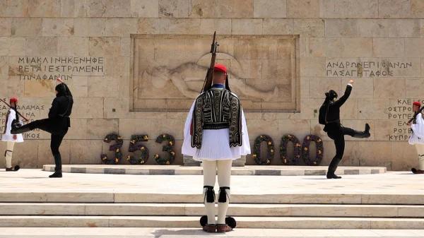 H Προεδρική Φρουρά τίμησε την Ημέρας μνήμης της  Γενοκτονίας  των Ποντίων – Φόρεσαν Ποντιακές στολές