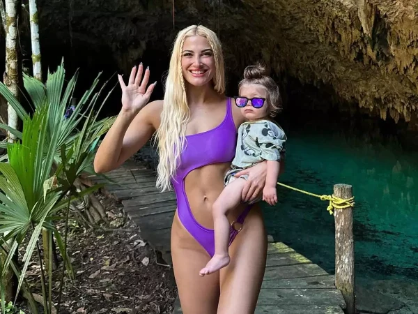 Ιωάννα Τούνη: «Δεν είμαι έγκυος», λέει δείχνοντας την φουσκωμένη της κοιλιά – Βίντεο