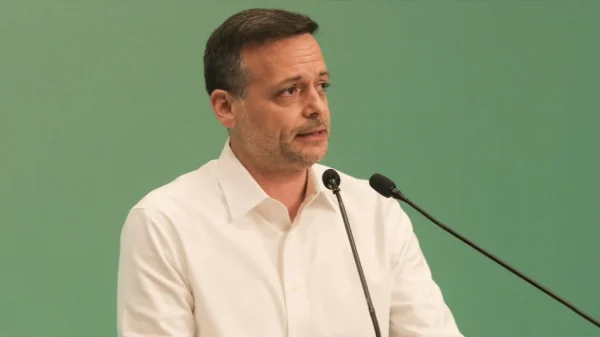 Χάρης  Δούκας στην ΚΕ του ΠΑΣΟΚ: Ζητώ την στήριξη σας «σε κλίμα ενότητας» – «Παρών» για την ηγεσία και ο Παύλος Γερουλάνος (βίντεο)