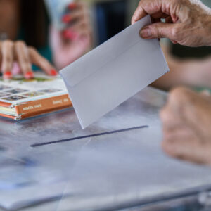 ALCO: Στις 11,6 μονάδες το προβάδισμα της ΝΔ, αύξηση των αναποφάσιστων στο 21,5%