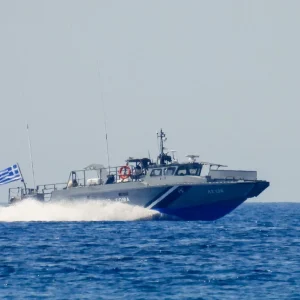 Τραγωδία νότια της Ιεράπετρας: 18 νεκροί μετανάστες – Εντοπίστηκε ακυβέρνητο το σκάφος τους