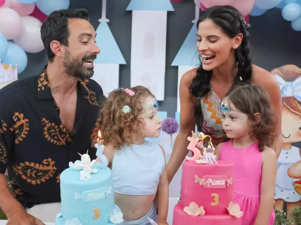 Χριστίνα Μπόμπα – Σάκης Τανιμανίδης: Παραμυθένιο πάρτι για τα γενέθλια των δίδυμων κοριτσιών τους – Εικόνες