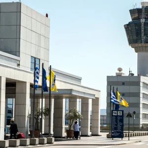 Τραγικό δυστύχημα στο Ελ. Βενιζέλος: 67χρονη γυναίκα έχασε τη ζωή της κατά την αποβίβαση