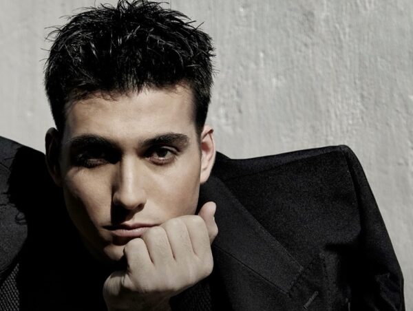 «Τέτοια ώρα, τέτοια λόγια», η νέα επιτυχία του Γιώργου Κακοσαίου