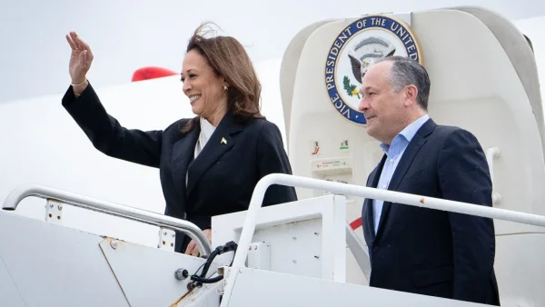 Υποψήφια πρόεδρος η Καμάλα Χάρις: «Θα ενώσω το έθνος μας και θα νικήσω τον Τραμπ»