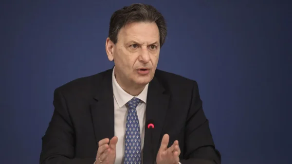 Τα μέτρα για την επιδότηση του ρεύματος τον Αύγουστο – Οι ανακοινώσεις Σκυλακάκη