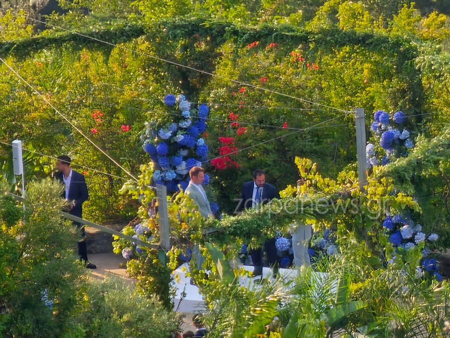 Στέφανος Κασσελάκης – Τάιλερ Μακμπέθ: Αντάλλαξαν όρκους αγάπης στο Βοτανικό Κήπο Χανίων – Η δεξίωση, το μενού, οι πρώτες εικόνες και το γαμήλιο πάρτι