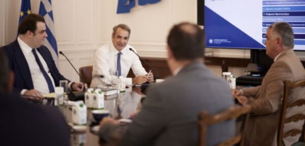 «Κινητό στην τσάντα» και οι 11 αλλαγές από τη νέα σχολική χρονιά