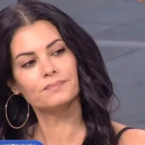 Μαρία Κορινθίου: «Δυστυχώς στις μέρες μας θεωρείται αρνητικό να δηλώνεις ότι αγαπάς την πατρίδα σου» (βίντεο)