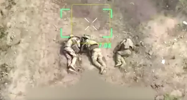 Πόλεμος στην Ουκρανία – CNN: Βίντεο δείχνει Ρώσους να εκτελούν Ουκρανούς στρατιώτες ενώ είχαν παραδόθηκαν