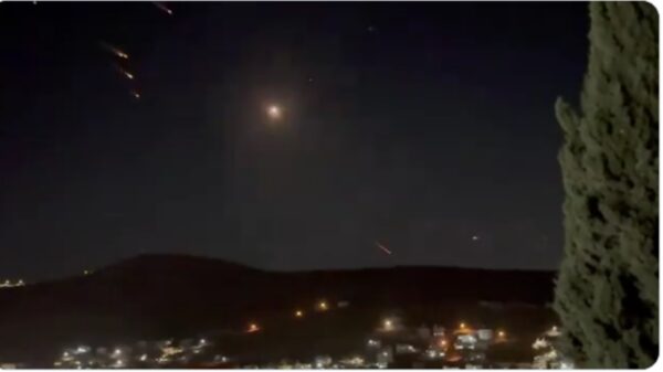 Ισραήλ για αντίποινα: Όλες οι επιλογές ανοιχτές, ακόμη και χτυπήματα σε πυρηνικές εγκαταστάσεις του Ιράν