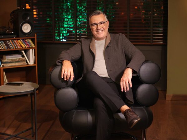 ΕΡΤ1: ΠΡΕΜΙΕΡΑ #Παρέα με τον Γιώργο Κουβαρά – Δείτε τρία υπέροχα βίντεο – Σάββατο 02.11.2024, στις 22:00