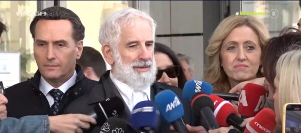 Πυρά Φιλιππίδη: « Έγινε βουλευτής το ανέκδοτο του ελληνικού θεάτρου,  ο Μπιμπίλας – Η Δανδουλάκη θα έπρεπε να ντρέπεται»