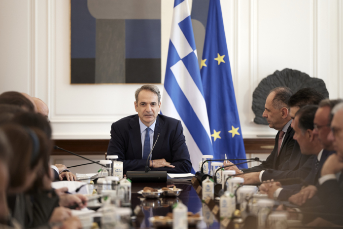 OΠΕΚΕΠΕ: Νέες παραιτήσεις στελεχών της ΝΔ – «Ο πρωθυπουργός έχει καταλάβει ότι όλα αυτά δεν είναι ανεκτά», είπε ο Μαρινάκης (βίντεο)