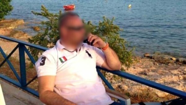 Μία από τις κόρες του αστυνομικού της Βουλής είχε περιγράψει σε σχολική έκθεση την κακοποίηση που βίωνε