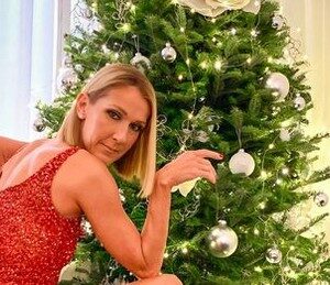 Σελίν Ντιόν: Οι ευχές της για τη νέα χρονιά μέσα από ένα συγκινητικό βίντεο – “Ευχαριστώ που με κρατάτε στην καρδιά σας”