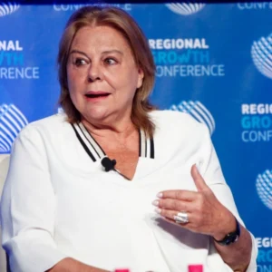 Κατσέλη: Να συμπορευτεί η ΕΛΑΣ του Τσίπρα με το ΠΑΣΟΚ, να αποφασίσει ο Ανδρουλάκης πού θέλει να πάει (βίντεο)