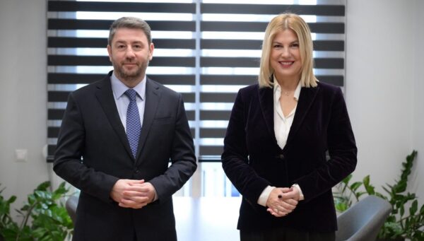 Ράνια Θρασκιά: Προσχώρησε στο ΠΑΣΟΚ – H συνάντηση με τον Νίκο Ανδρουλάκη και οι πρώτες δηλώσεις