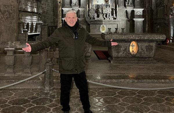 OPEN: Ο Τάσος Δούσης και οι «ΕΙΚΟΝΕΣ» ταξιδεύουν στην Κρακοβία Κυριακή στις 17:45