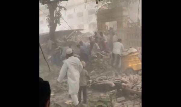 Ισχυρός σεισμός 7,7 Ρίχτερ στη Μιανμάρ –  Κατέρρευσαν κτίρια και τζαμί –Άγνωστος αριθμός νεκρών, δεκάδες εγκλωβισμένοι  σε υπό κατασκευή ουρανοξύστη στην Μπανγκόκ – Βίντεο