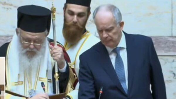Ορκίστηκε Πρόεδρος της Δημοκρατίας ο Κ. Τασούλας: «Στόχος μου η εθνική ομοψυχία» – Όλα όσα έγιναν στην τελετή (βίντεο)