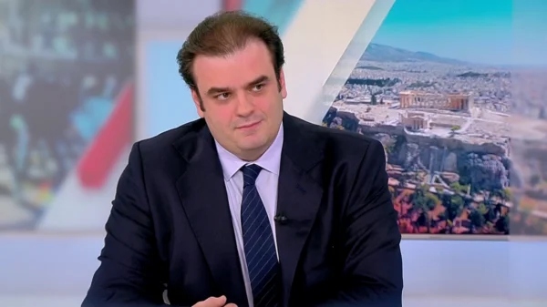 Πιερρακάκης: «Θα εξαντλήσουμε τις δυνατότητες για αυξήσεις σε όλους τους ενστόλους» (βίντεο)