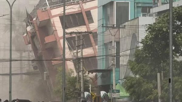 Σεισμός στη Μιανμάρ: Ξεπέρασαν τους 1.000 οι νεκροί μετά τα 7,7 Ρίχτερ – Φόβοι για 10.000 – Έρευνες στα συντρίμμια  για επιζώντες – Βίντεο