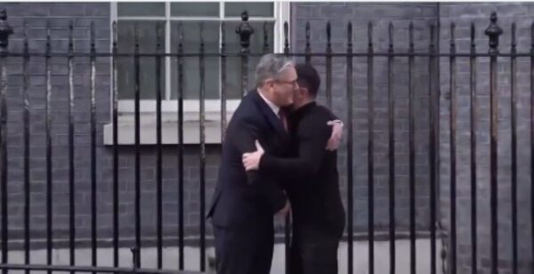 Βρετανία: Υπέγραψε  δάνειο 2,74 δισεκ. ευρώ στην Ουκρανία για την αμυντική της θωράκιση