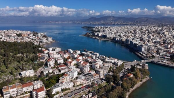 «Όπου Υπάρχει Ελλάδα»: Στην πόλη των «τρελών νερών», τη Χαλκίδα – Σήμερα στις 14.45, στον ΣΚΑΪ – Τρέϊλερ