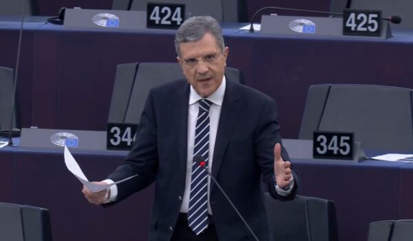 «Ναι» από την Ευρώπη σε 4 προτάσεις του Γ. Αυτιά για ελληνικά σύνορα, καθημερινότητα, στέγαση και αποζημιώσεις