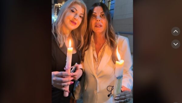 Άντζελα Δημητρίου: Ανάσταση με την κόρη και την εγγονή της – Βίντεο