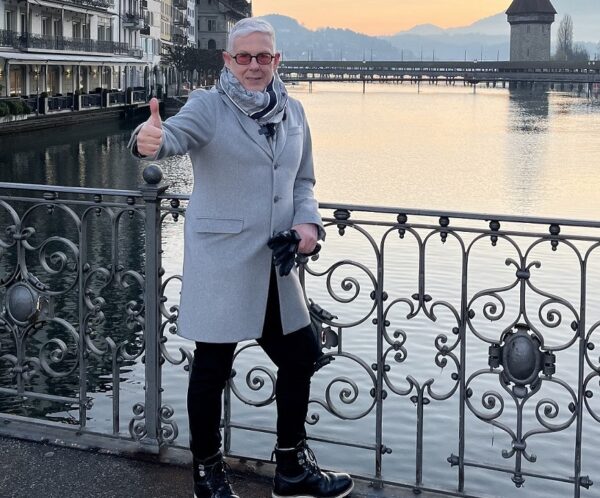 Ο Τάσος Δούσης και οι «ΕΙΚΟΝΕΣ» ταξιδεύουν στην Ελβετία την Κυριακή  27/ 4 στις 17:45