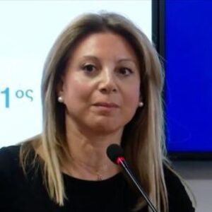 Η ανάρτηση της Μαρίας Καρυστιανού για τη μαθητική παρέλαση της 28ης Οκτωβρίου μπροστά από τον Άγνωστο Στρατιώτη και τα ονόματα