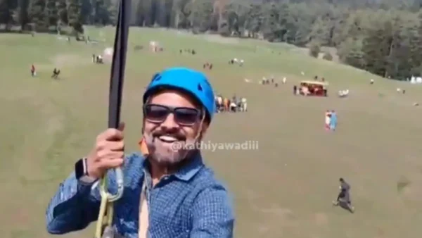 Κασμίρ: Βίντεο δείχνει τουρίστα να κάνει zipline ενώ από κάτω γίνεται επίθεση – μακελειό με  26 νεκρούς